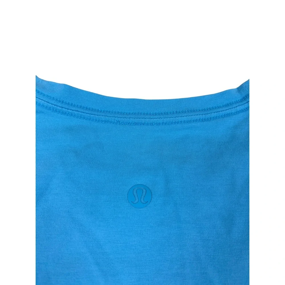 Lululemon Love Crew Tee M Cyan Blue Short Sleeve Curved Hem Activewear T-Shirt - Picture 3 of 3
